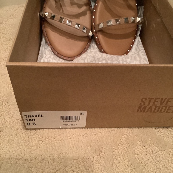 STEVE MADDEN TRAVEL TAN SANDALS SIZE 8.5 - Picture 4 of 4